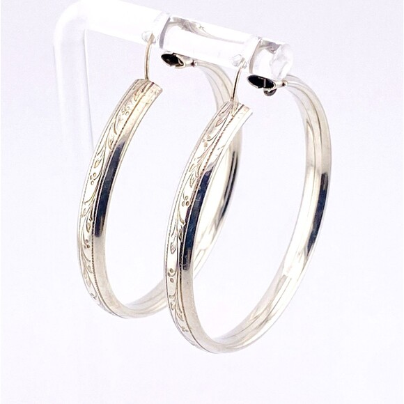 Vintage Sterling Silver Engraved Wreath Hoops 1 1/2 In Hoop Earrings 5MM Wide - Picture 1 of 8
